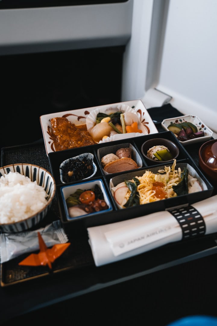 Japan Airlines Business Class Review B777-200 16