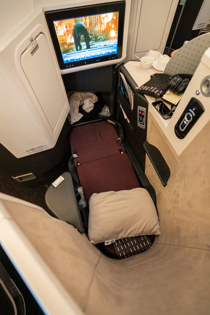 Japan Airlines Business Class Review B777-200 10