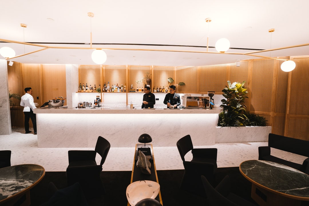 QF first class lounge singapore review